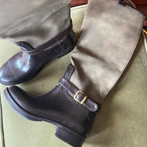 Goode Rider rubber boots. Zips in back.